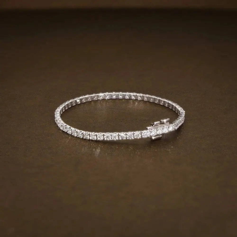 Stunning 5.10 CTW Diamond Tennis Bracelet - Exquisite E-F VVS2 Brilliance for Special Occasions & Everyday Elegance.