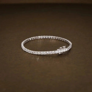 Stunning 5.10 CTW Diamond Tennis Bracelet - Exquisite E-F VVS2 Brilliance for Special Occasions & Everyday Elegance.