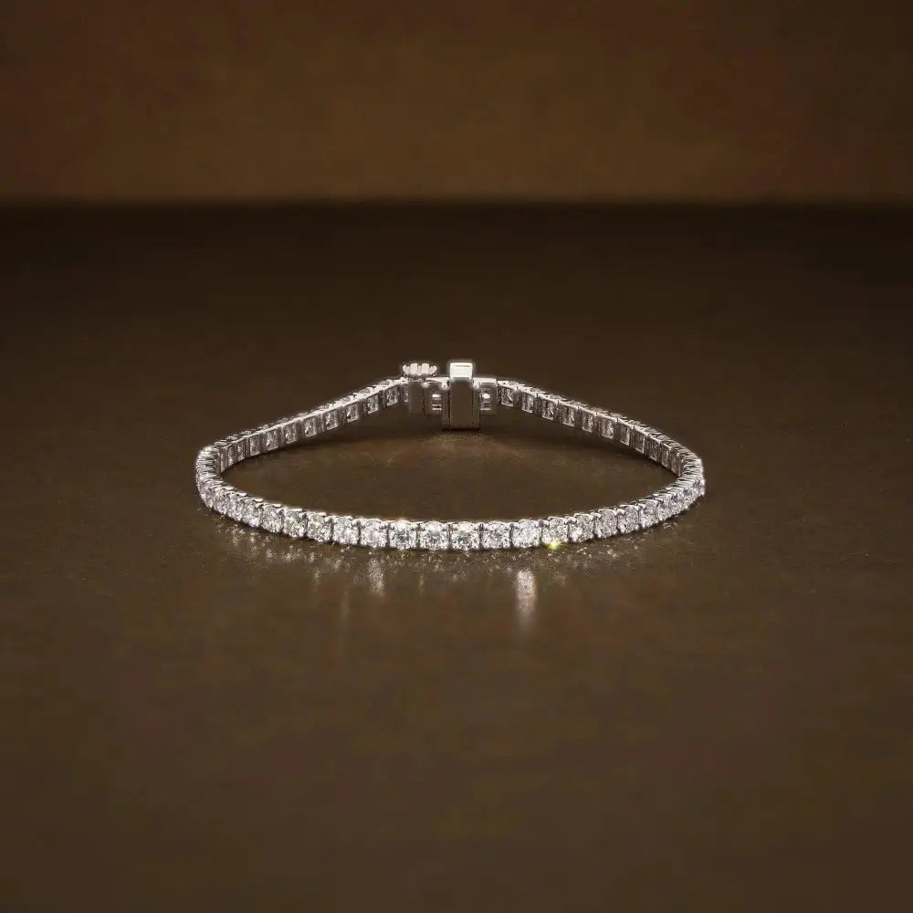 Stunning 5.10 CTW Diamond Tennis Bracelet - Exquisite E-F VVS2 Brilliance for Special Occasions & Everyday Elegance.