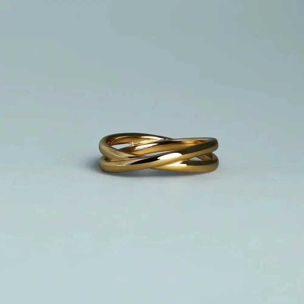 Stunning Gold Crossover Illusion Band Ring - Elevate Your Elegance!.