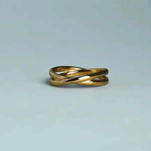 Stunning Gold Crossover Illusion Band Ring - Elevate Your Elegance!.