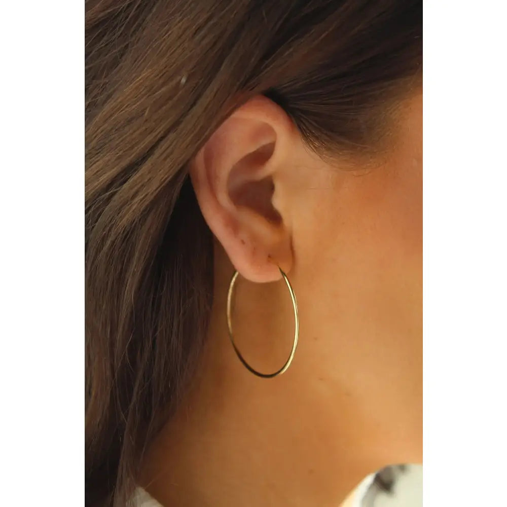 Stunning Large 14K Gold Hoop Earrings - Big Minimalist Everyday Style for Women.