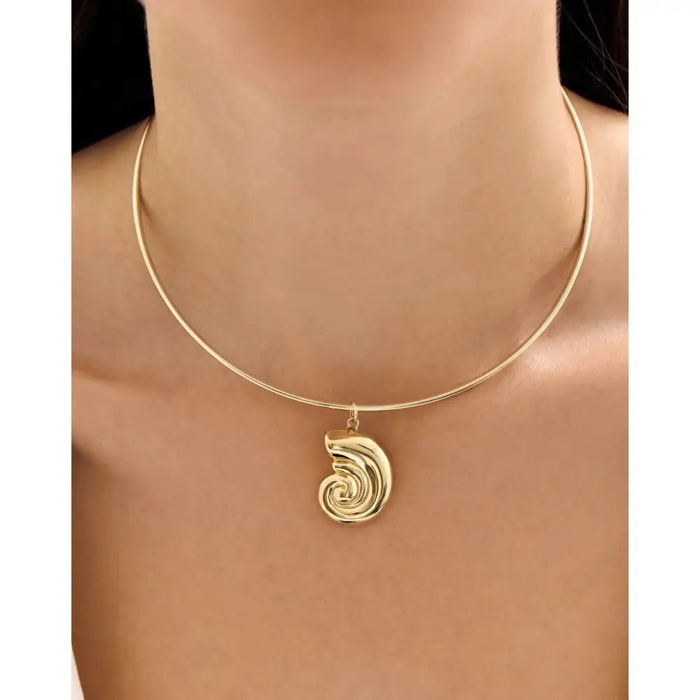 Stunning Nautilus Shell Pendant - Embrace Ocean Elegance.