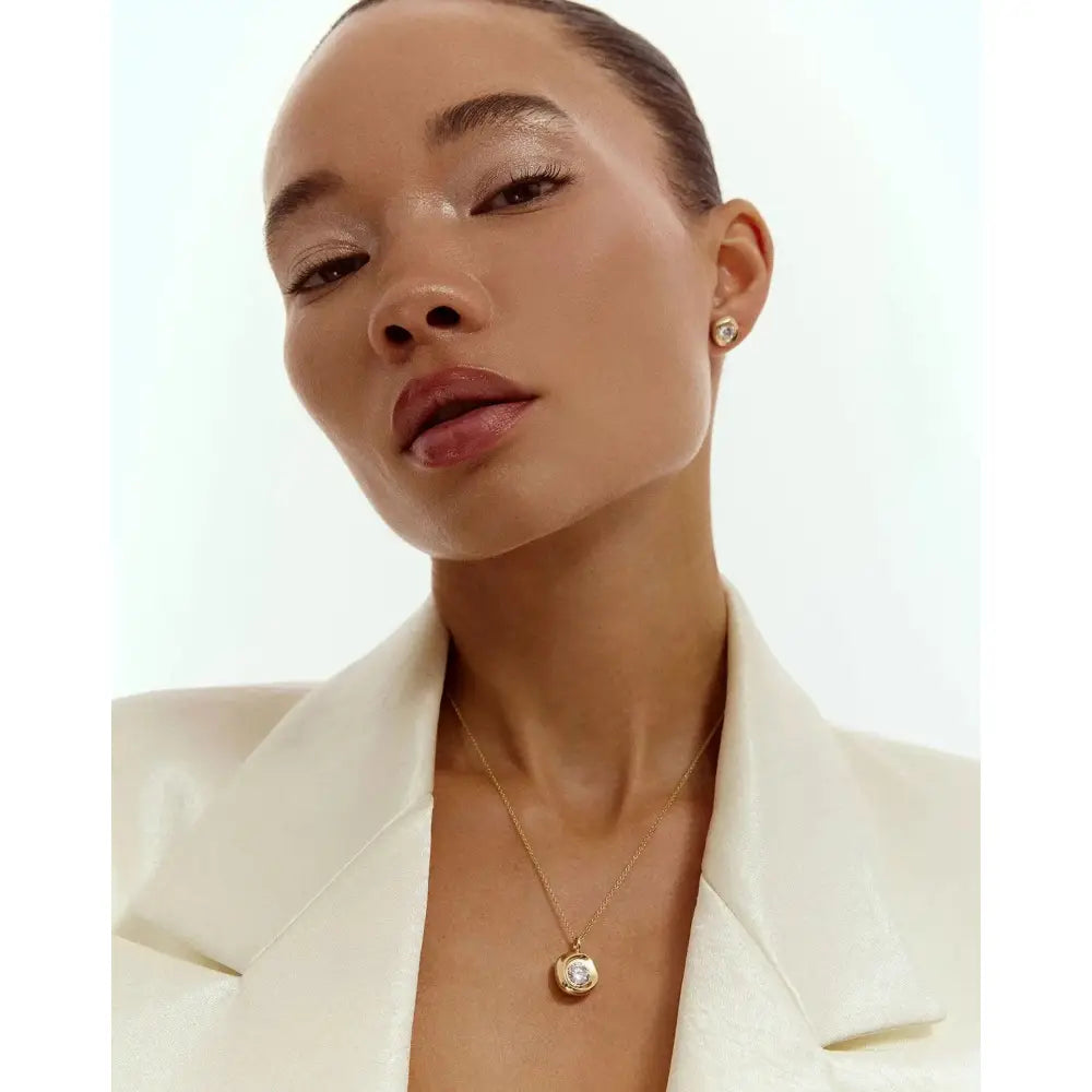 Stunning Organic Bezel Lab Diamond Pendant - Eco-Friendly Elegance.
