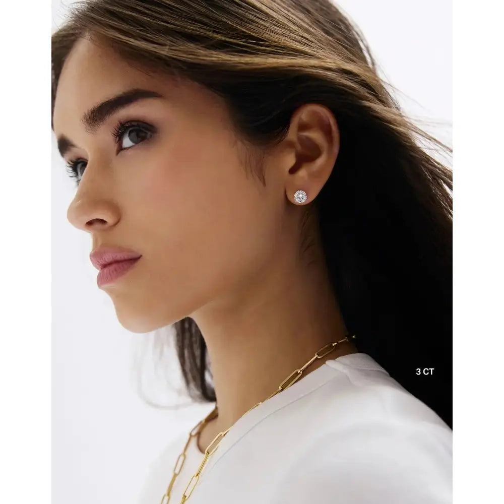 Stunning Round Diamond Stud Earrings for Timeless Elegance.
