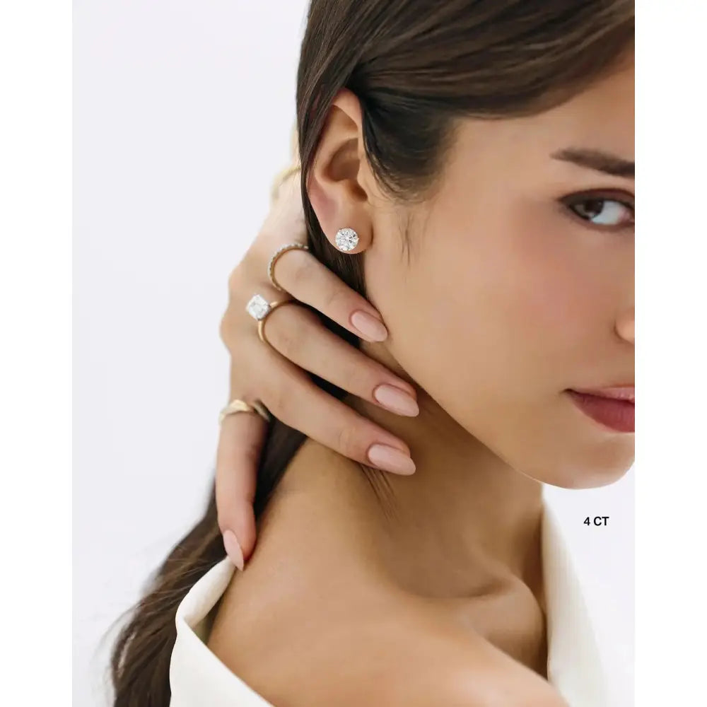 Stunning Round Diamond Stud Earrings for Timeless Elegance.
