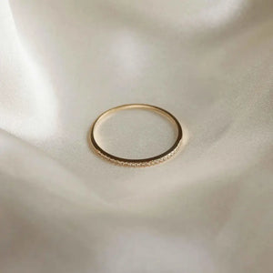 Stunning Solid Gold Topaz Eternity Ring - A Timeless Treasure.