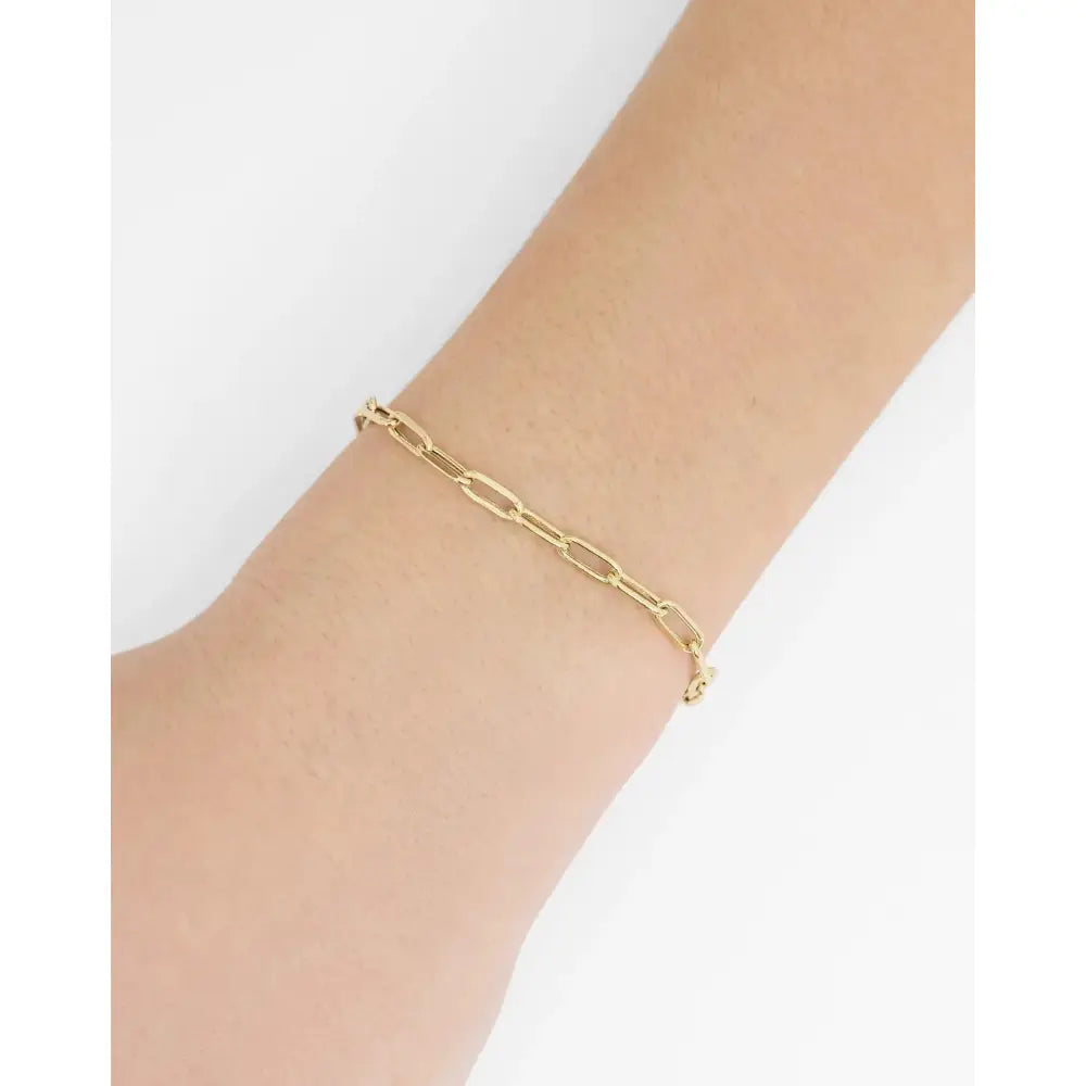 Stylish Paperclip Chain Bracelet - Modern Elegance for Every Occasion.